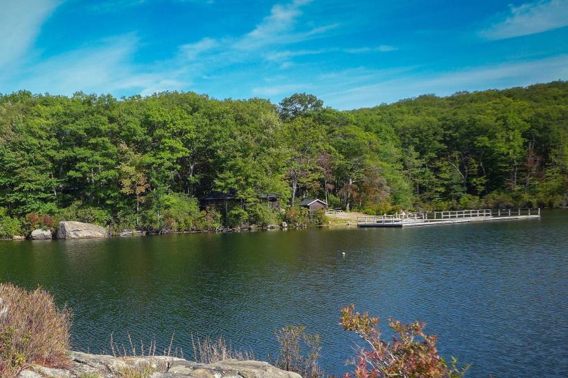 Frum family enjoying a kosher vacation in Monsey with local parks, kosher dining, and Shabbos-friendly vacation rental