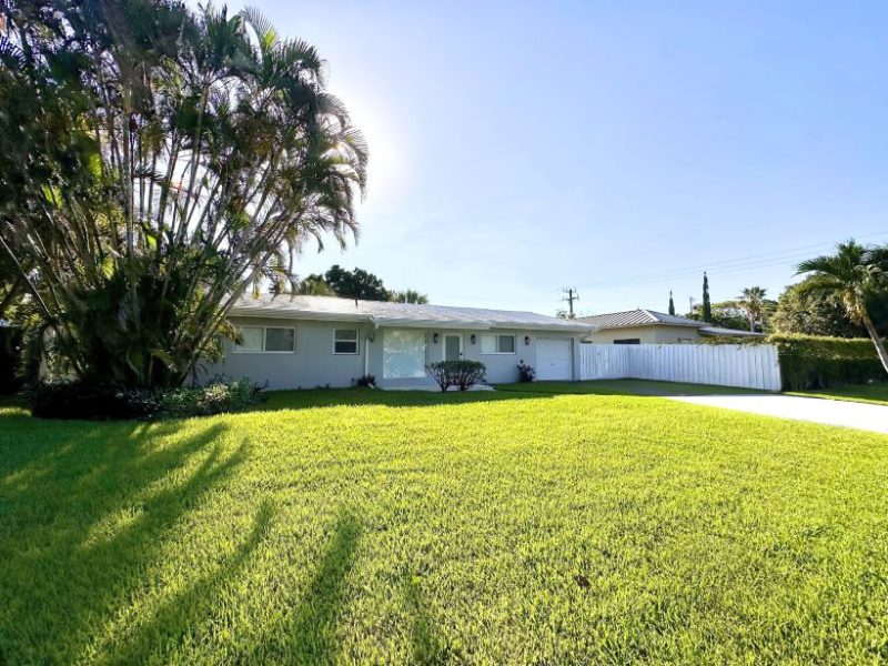 Eden Villa Heated Pool - Boca Raton, FL