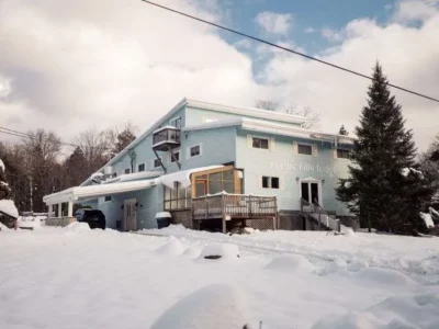 Cozy Vermont Ski Lodge, 21 Bdrm, 22 bath, w/Shul & Commercial Kitchen