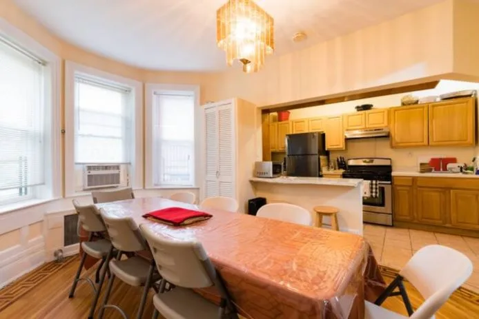 3 Bedroom Apartment in Heart of CH w' Porch