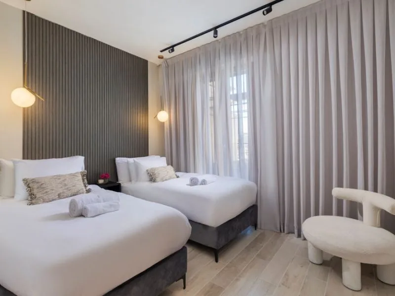 Beautiful Condo, Large Deck, 5 Bdrm - Jerusalem Estates