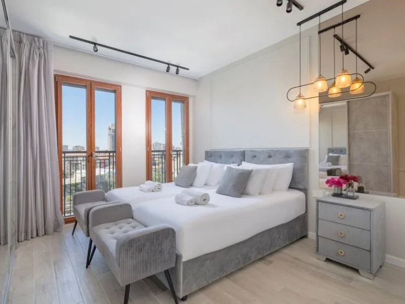 Beautiful Condo, Large Deck, 5 Bdrm - Jerusalem Estates