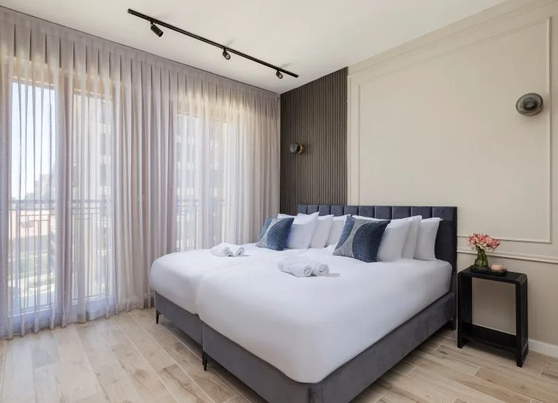 Beautiful Condo, Large Deck, 5 Bdrm - Jerusalem Estates