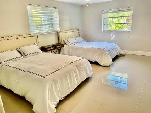Hollyview Villa, Pool & Hot-Tub - Hollywood, FL