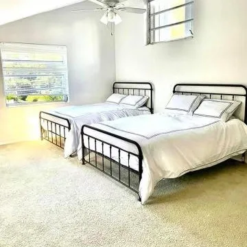 Hollyview Villa, Pool & Hot-Tub - Hollywood, FL