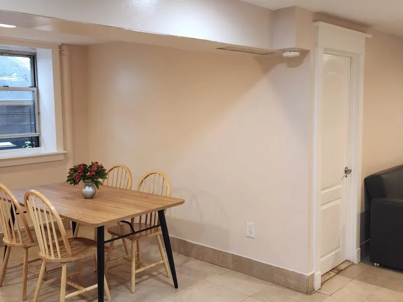 Spacious & Beautiful Walk-in Apartment, Carroll St. - Sleeps 5-6