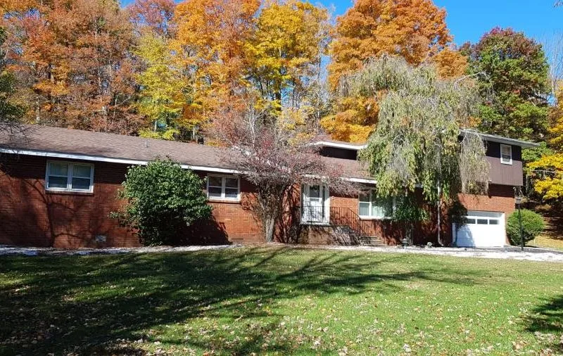 Marj Villa, Summer Pool, Sefer Torah, 15 Acres - Monticello, NY