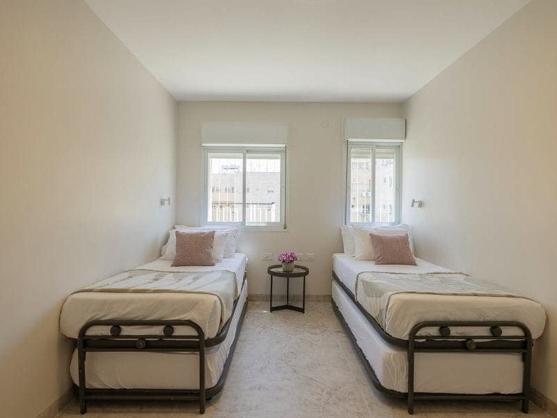 Minchat Yitzchak Lux, 3 Bedroom, 2 Decks - Romema, Jerusalem