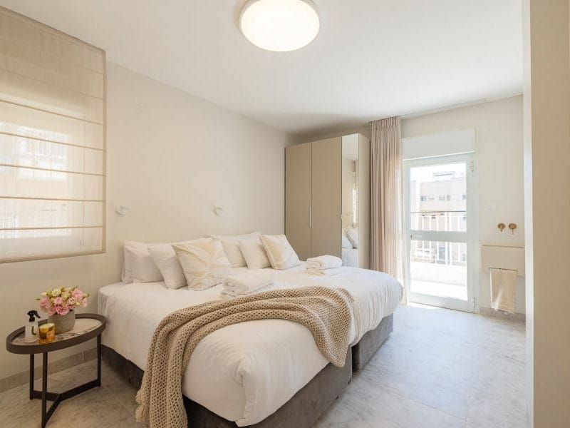 Minchat Yitzchak Lux, 3 Bedroom, 2 Decks - Romema, Jerusalem