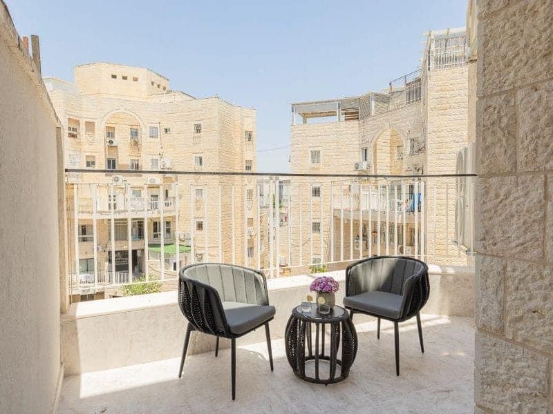 Minchat Yitzchak Lux, 3 Bedroom, 2 Decks - Romema, Jerusalem