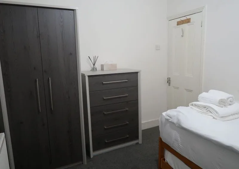 Flat in the Eiruv on Ravensdale Rd - Stamford Hill, London UK.