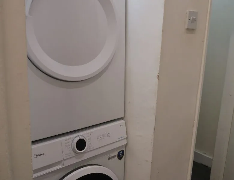 Flat in the Eiruv on Ravensdale Rd - Stamford Hill, London UK.