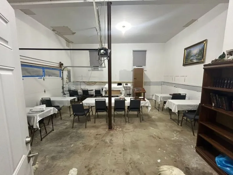 Hoey Villa, with Private Shul & Men Mikvah - Monsey, Pomona NY