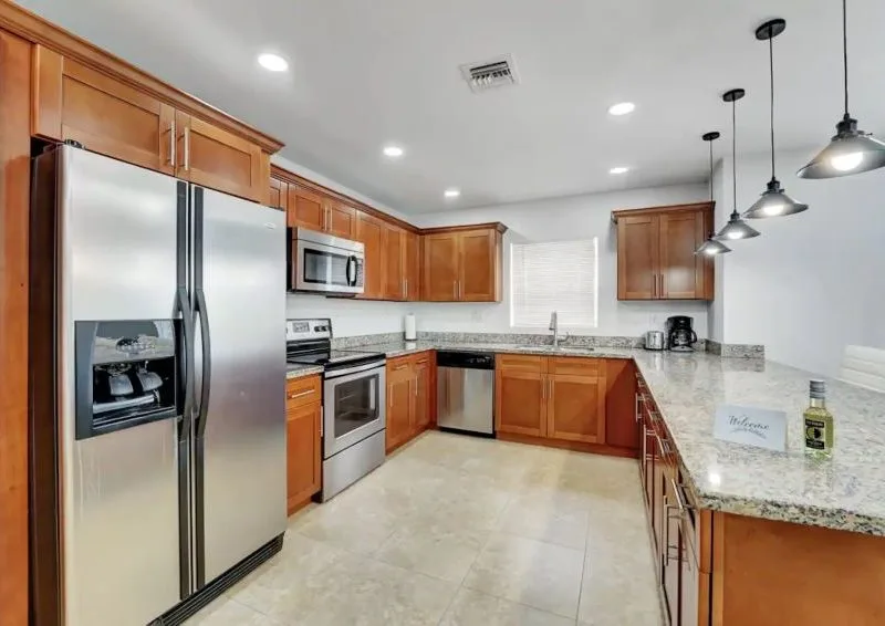 Villa Luxe, Saltwater Pool - Boca Raton, Florida