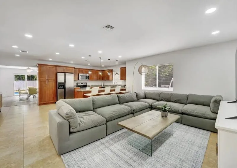 Villa Luxe, Saltwater Pool - Boca Raton, Florida