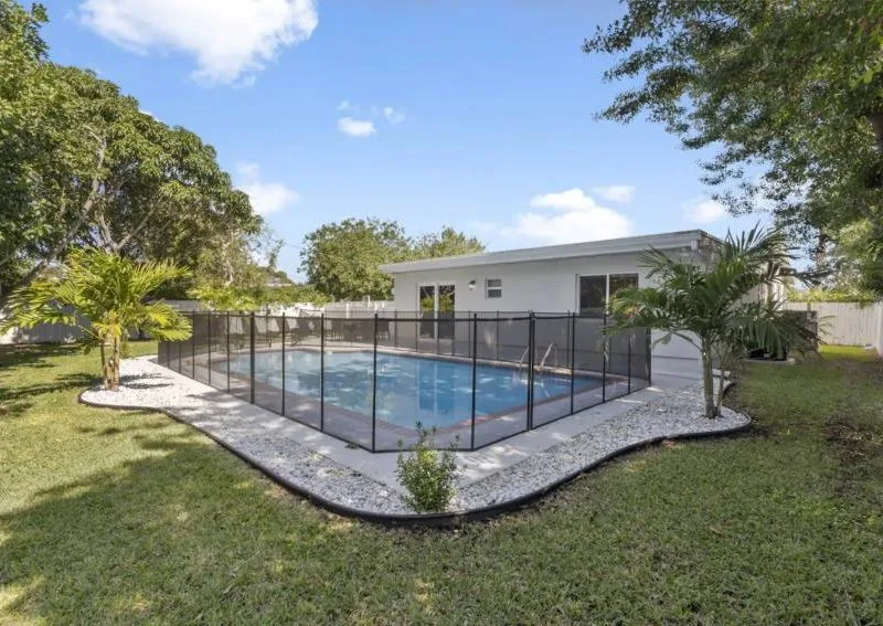 Villa Luxe, Saltwater Pool - Boca Raton, Florida