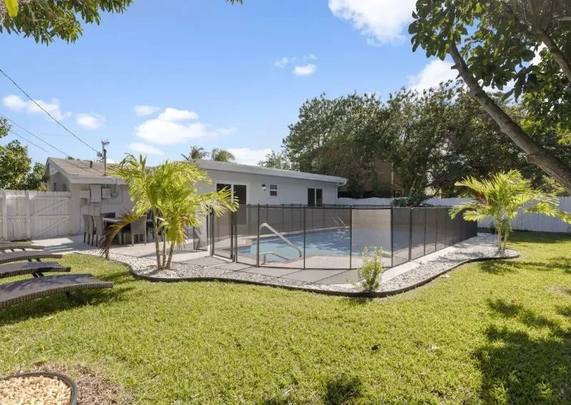 Villa Luxe, Saltwater Pool - Boca Raton, Florida