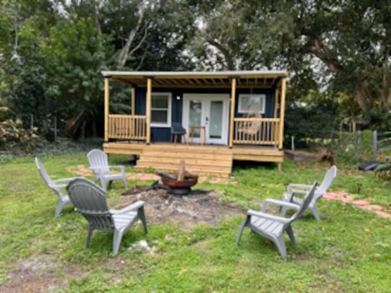 Luxury Container Guesthouse - Hollywood / Cooper City, Florida