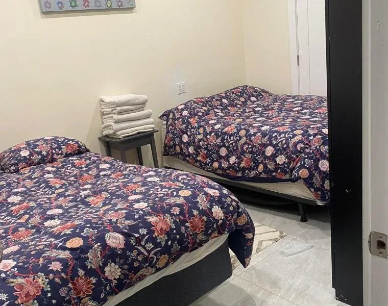 Gym Apt, Crown st & Brooklyn ave - Crown Heights, NY