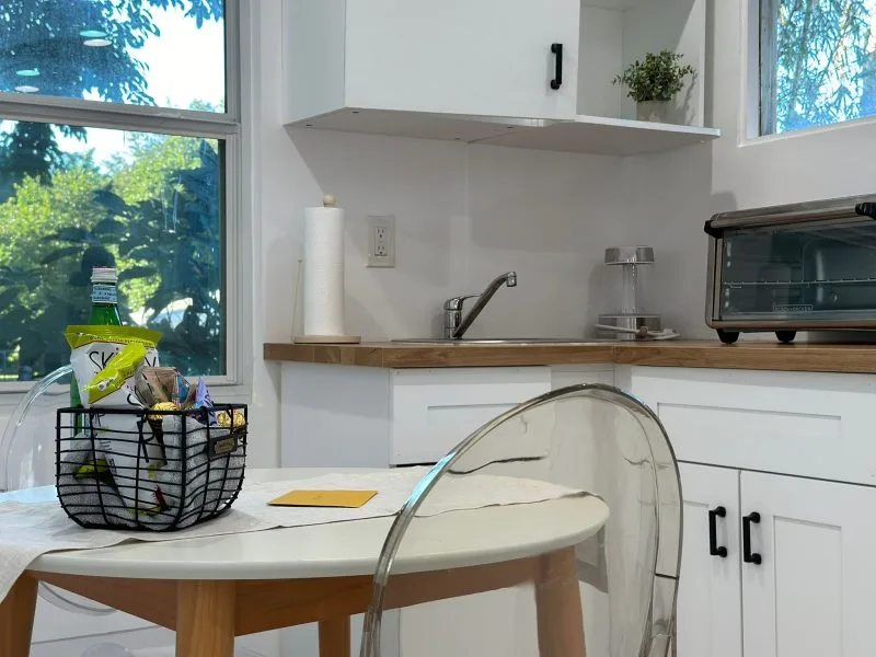 Luxury Container Guesthouse - Hollywood / Cooper City, Florida