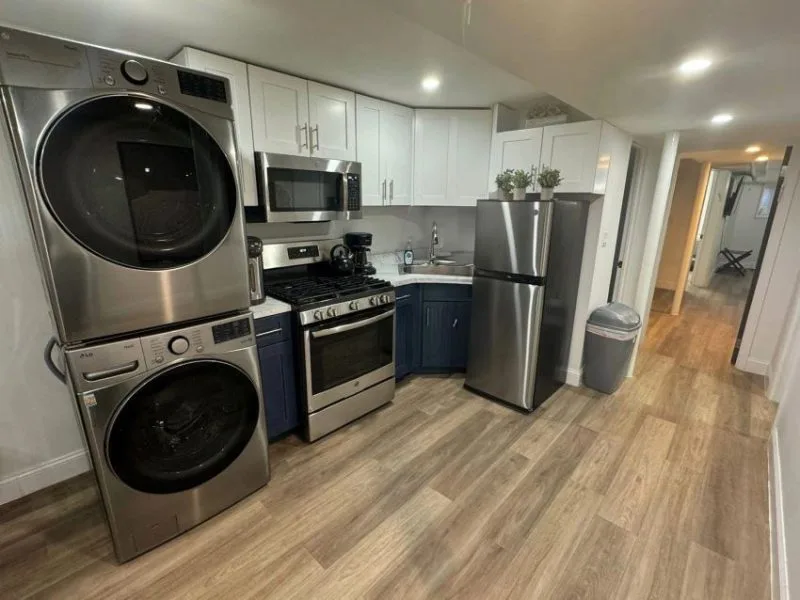 York Apt, New York Ave & Carrol St - Crown Heights, NY