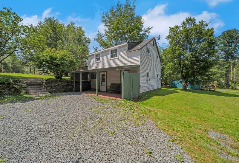 The Porch House, Lake Boating - Catskills, Liberty, New York