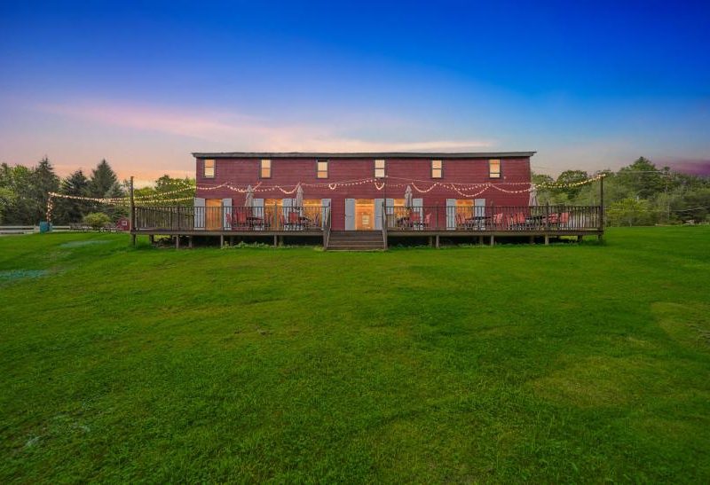 Lakeside Barn Estate, Pools, Hot Tub, - Catskills, Liberty - NY