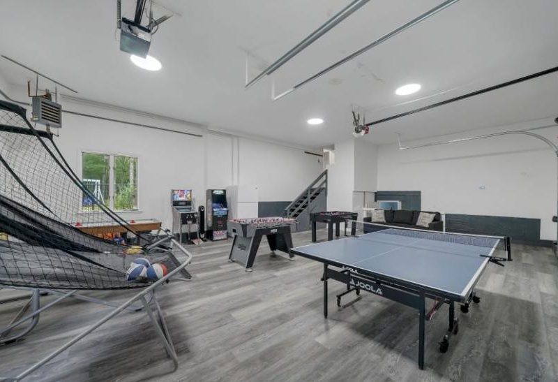 Falls Mansion, Indoor Pool & Mikvah - S Fallsburg, NY