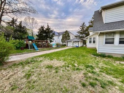Lake Apt, Toys, Lake-view, - Central Lakewood, NJ