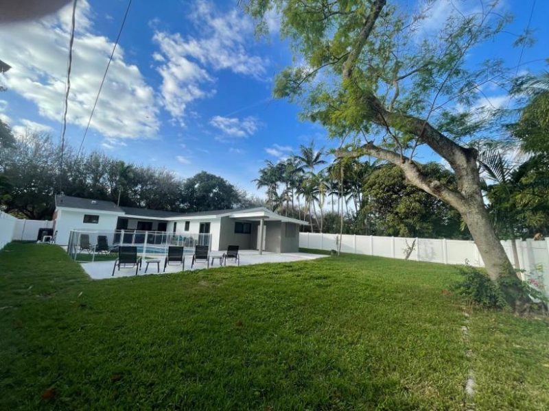 Flora Villa, Heated Pool - Miami, Florida