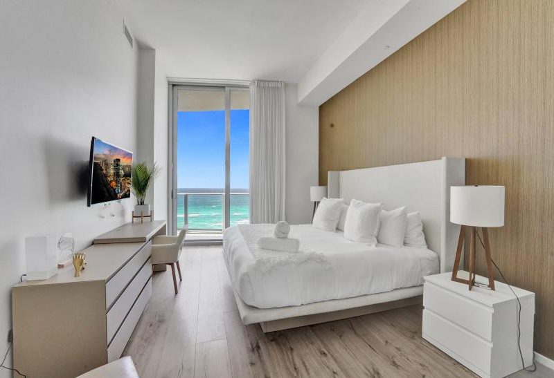 Luxury Oceanfront unit in Lyfe resort, Kosher - Hollywood, Florida