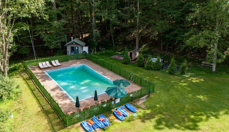 Hazel Mansion, Pool, Lake, Shul, 37 Acres - Poconos, PA