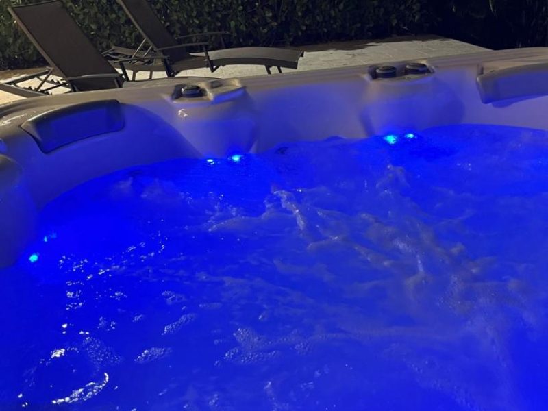 Silicon Villa, Waterfront, Lake - Hollywood, FL