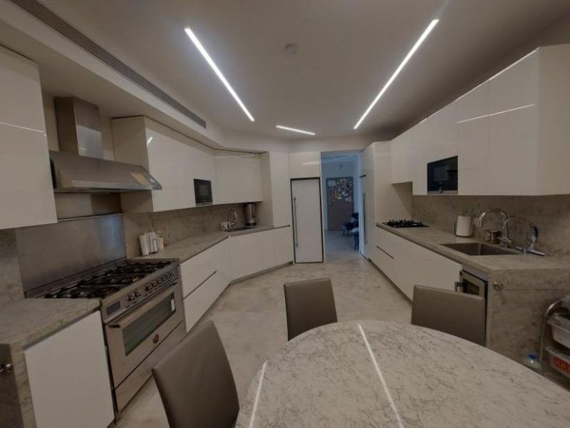 Schiff Apt – Schneller, Geula, Jerusalem, IL