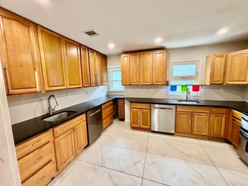 Lake House, Toys, Lake-view - Central Lakewood, NJ