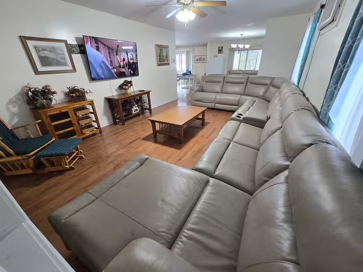 Paddle Villa, Lake View - Swan Lake, NY