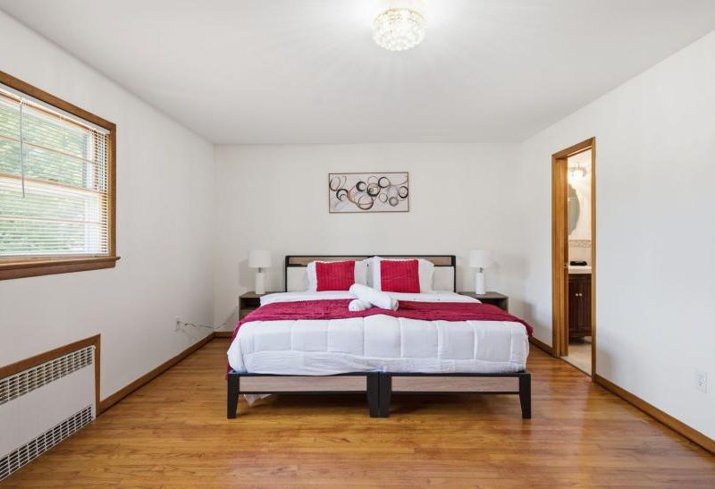 Cardinal Villa, Heated Pool - Rahway, NJ
