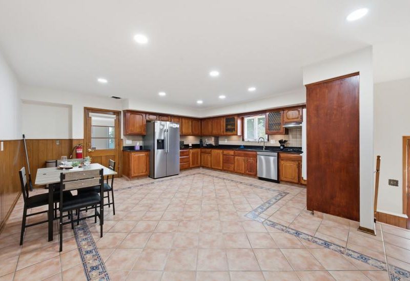 Cardinal Villa, Heated Pool - Rahway, NJ